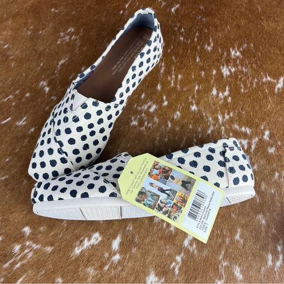 NWT Toms polka dot flats - Picture 5 of 9